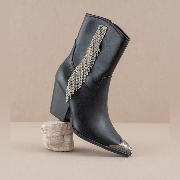 Rhinestone Fringe Western Boots with Etched Metal Toe - Oasis Society - Picture 4 of 9